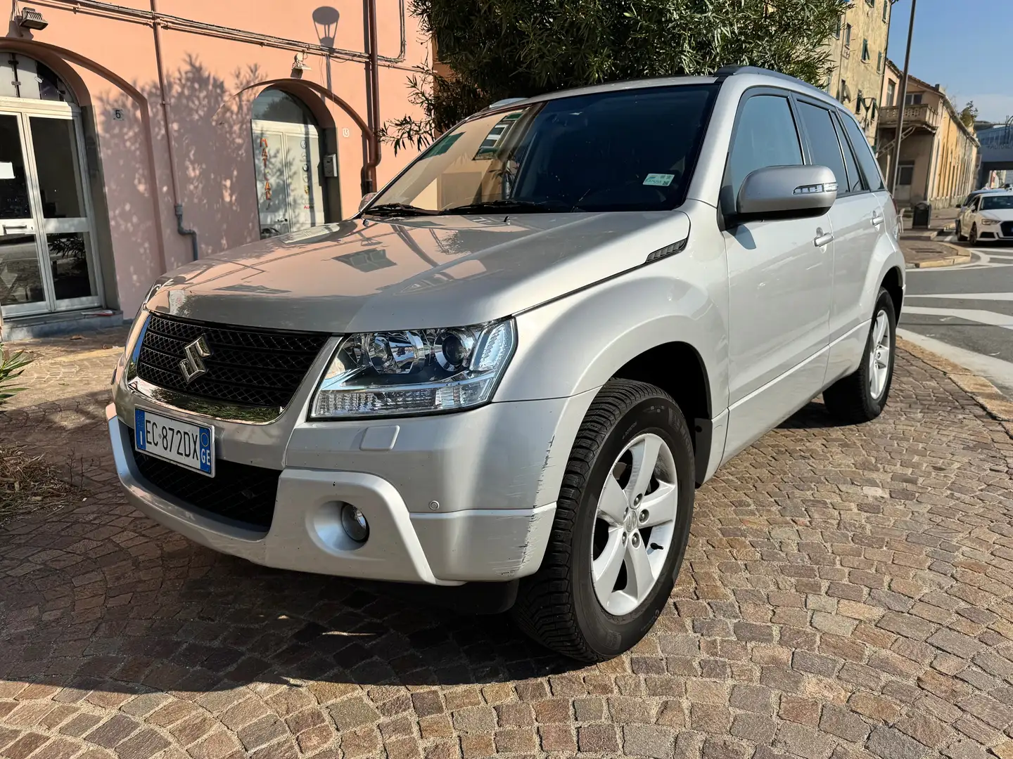 Suzuki Grand Vitara Grand Vitara 5p 2.4 vvt crossover Executive E5 Argent - 1