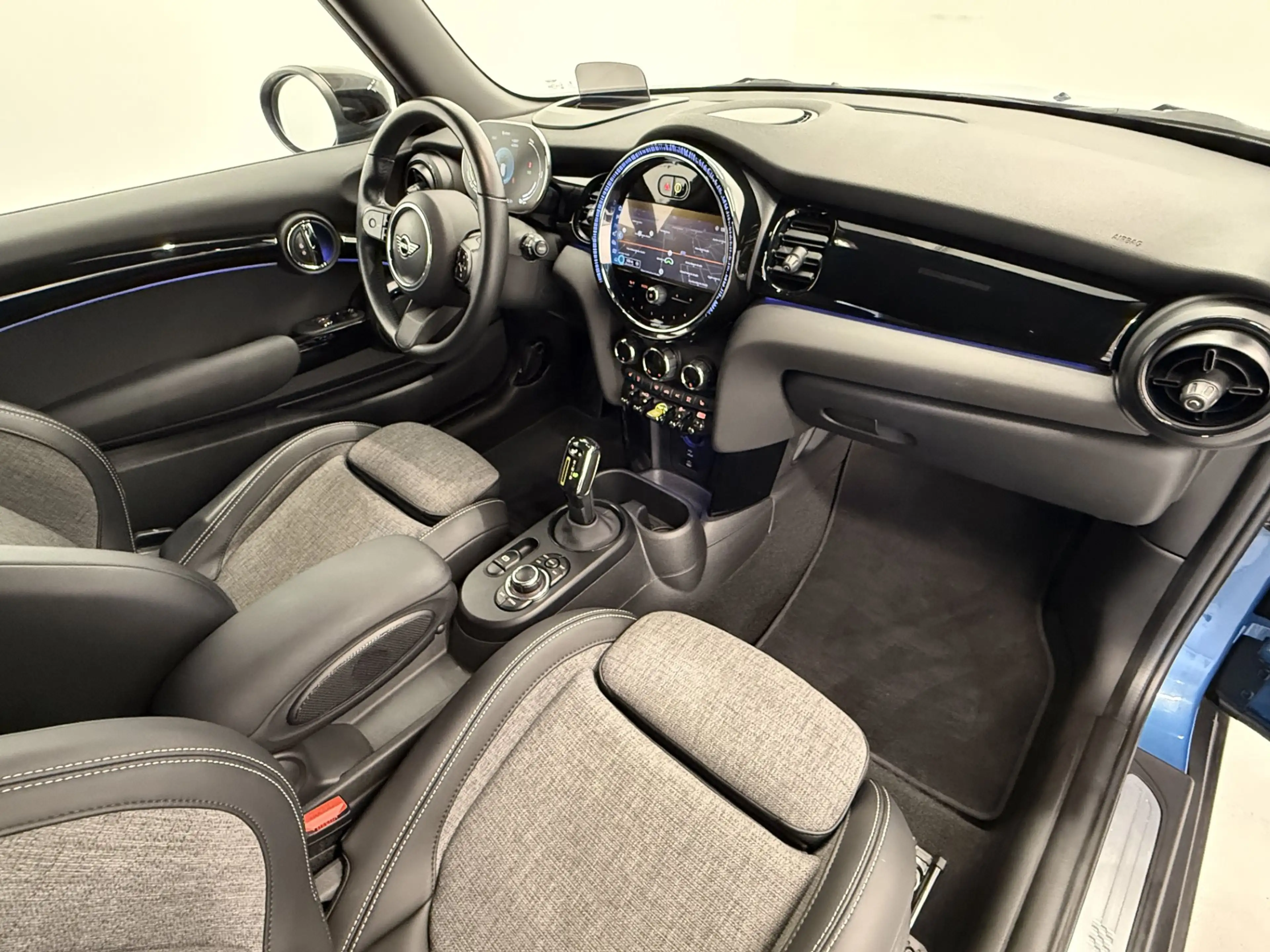 MINI Cooper SE — photo 5