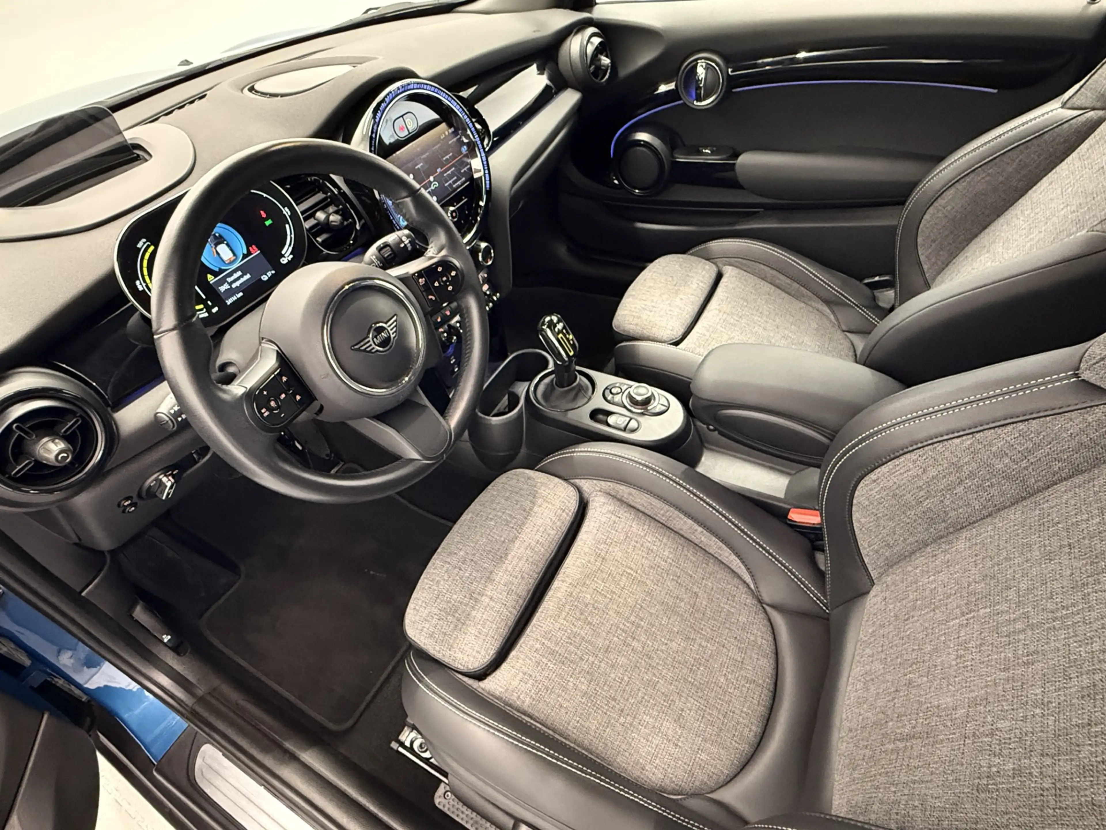 MINI Cooper SE — photo 7