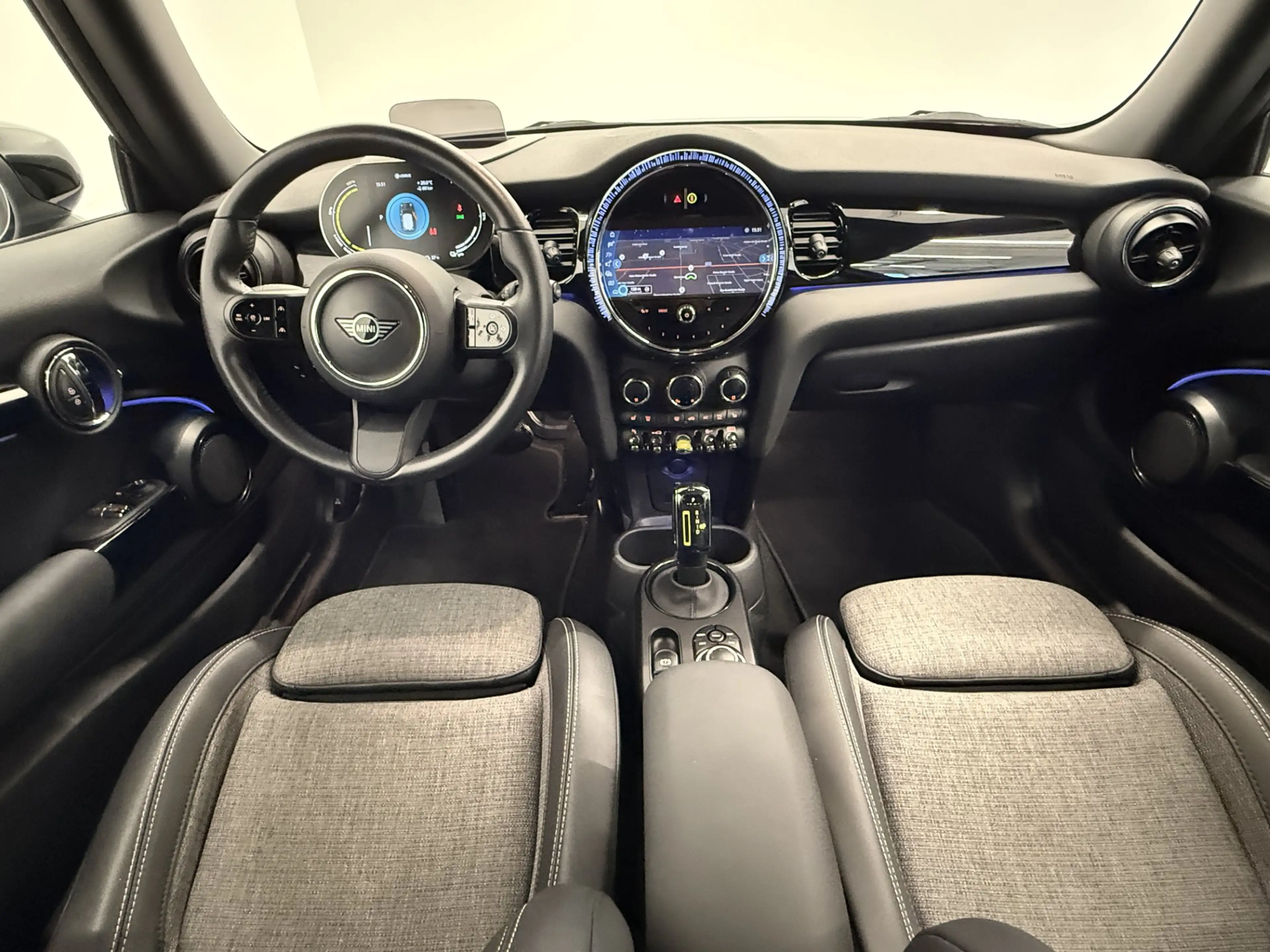 MINI Cooper SE — photo 6