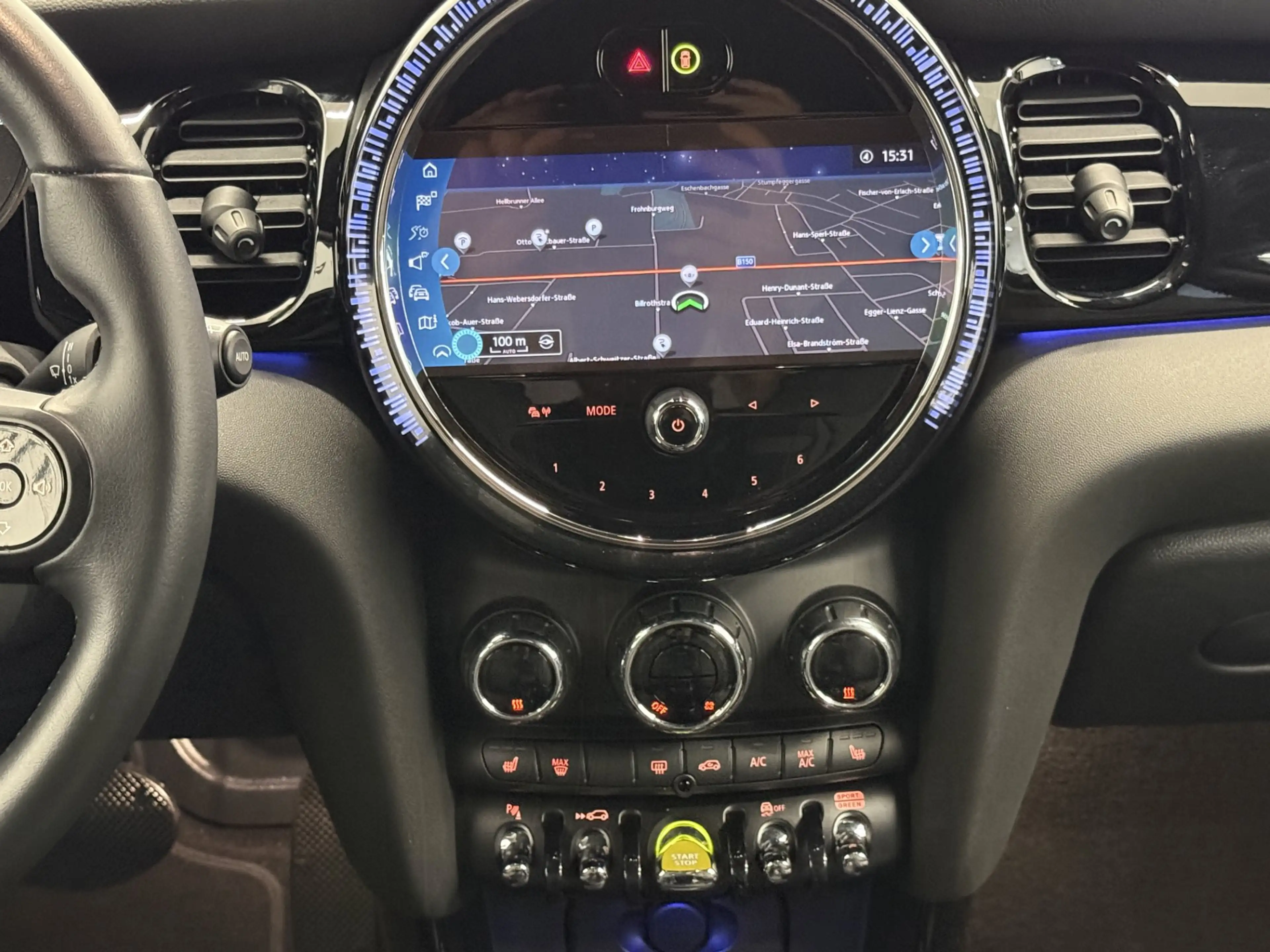 MINI Cooper SE — photo 8
