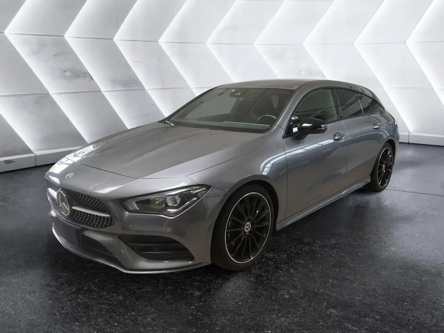 Mercedes-Benz CLA 200 CLA 200 d Automatic Shooting Brake AMG Line Advan Grijs - 1