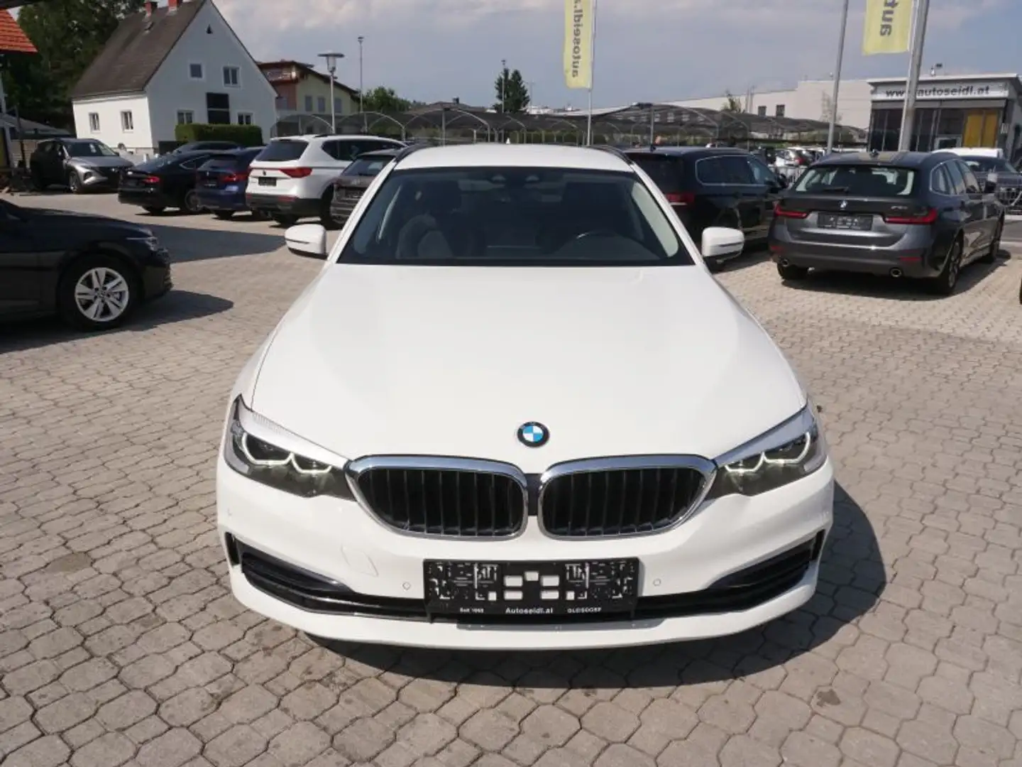 BMW 520 d Kombi Diesel Touring Aut. *SPORTLINE* Fehér - 2