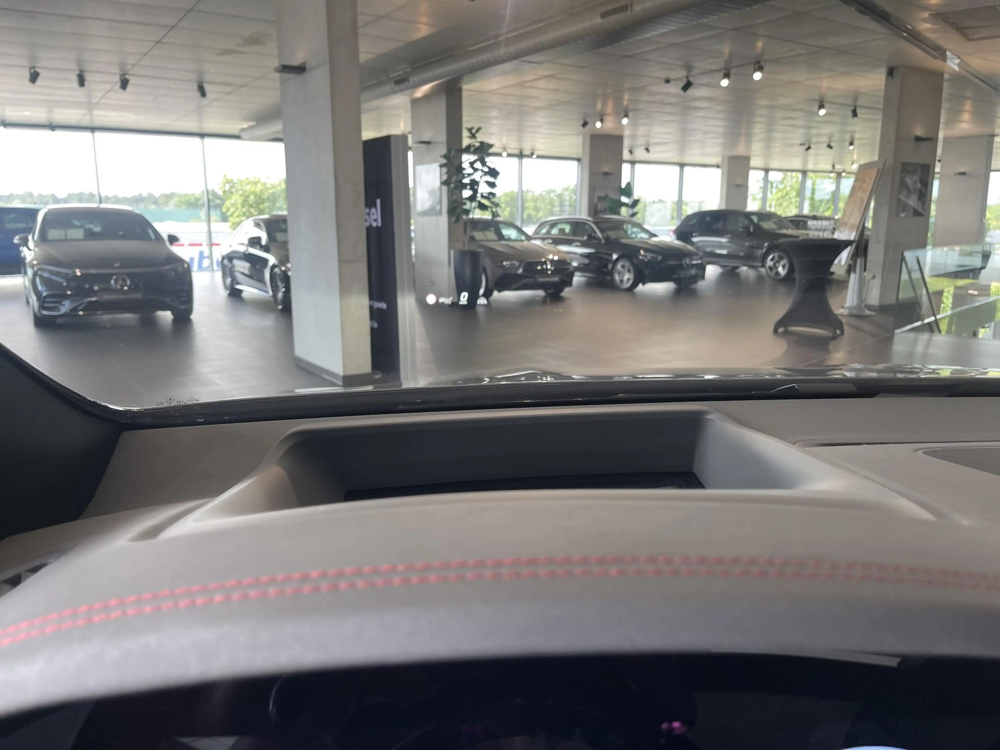 Mercedes-Benz EQE 43 AMG SUV + NAPPA + PANO + BURMESTER + HYPERSCREEN + — photo 14