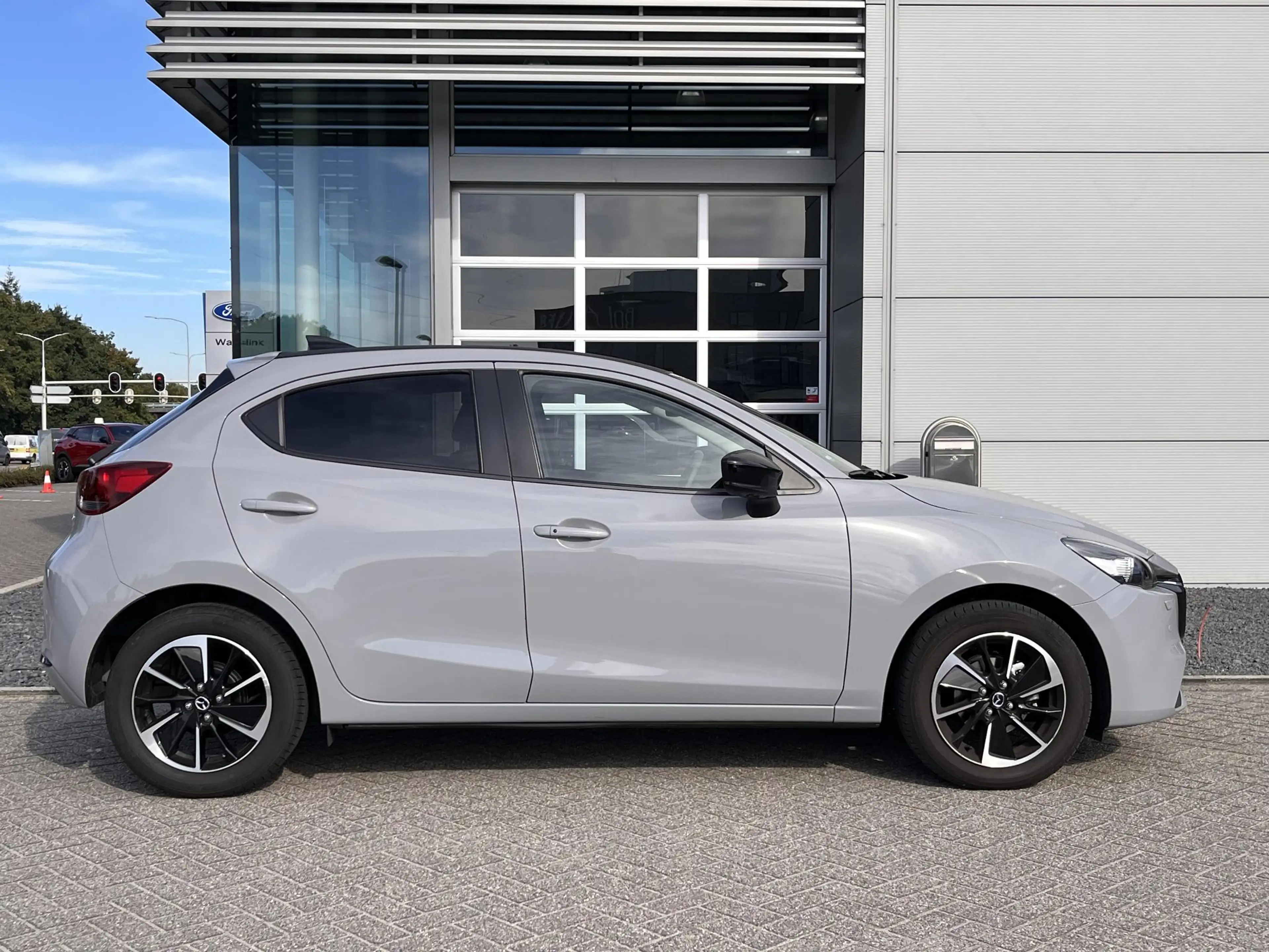 Mazda 2 1.5 e-SkyActiv-G 90 Homura Aka Navigatie | 360 cam — photo 4