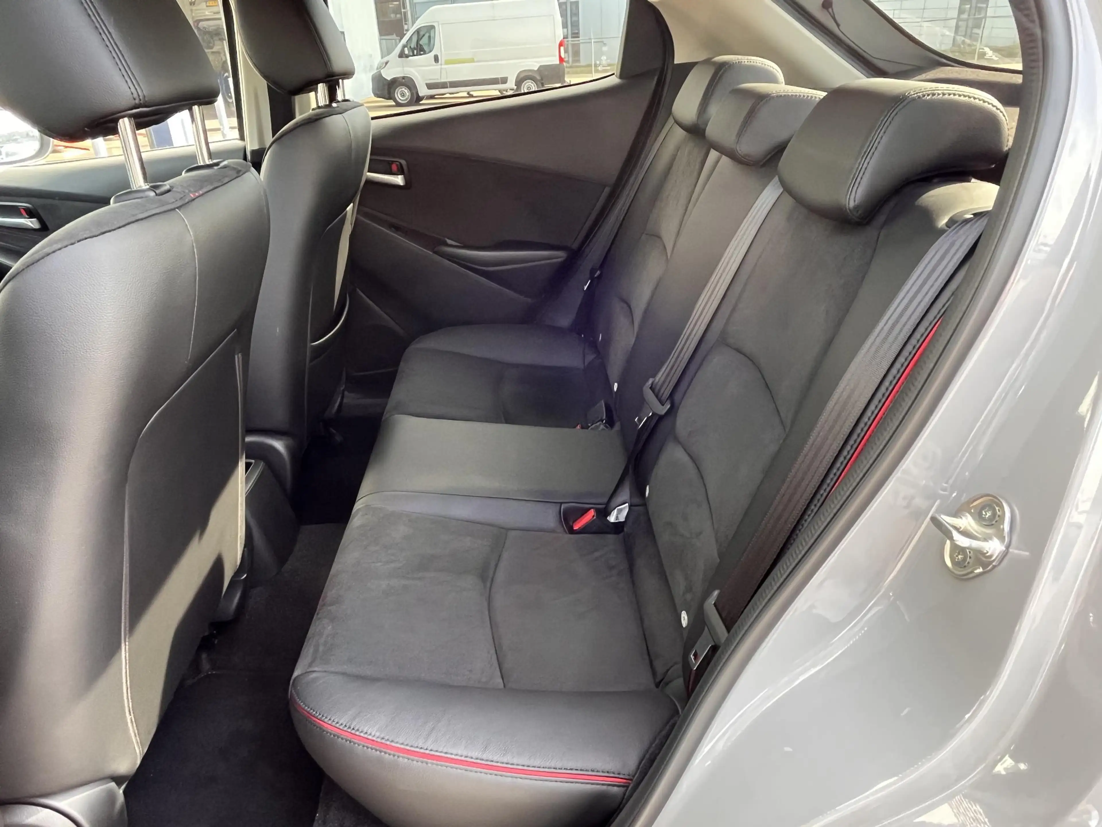 Mazda 2 1.5 e-SkyActiv-G 90 Homura Aka Navigatie | 360 cam — photo 10
