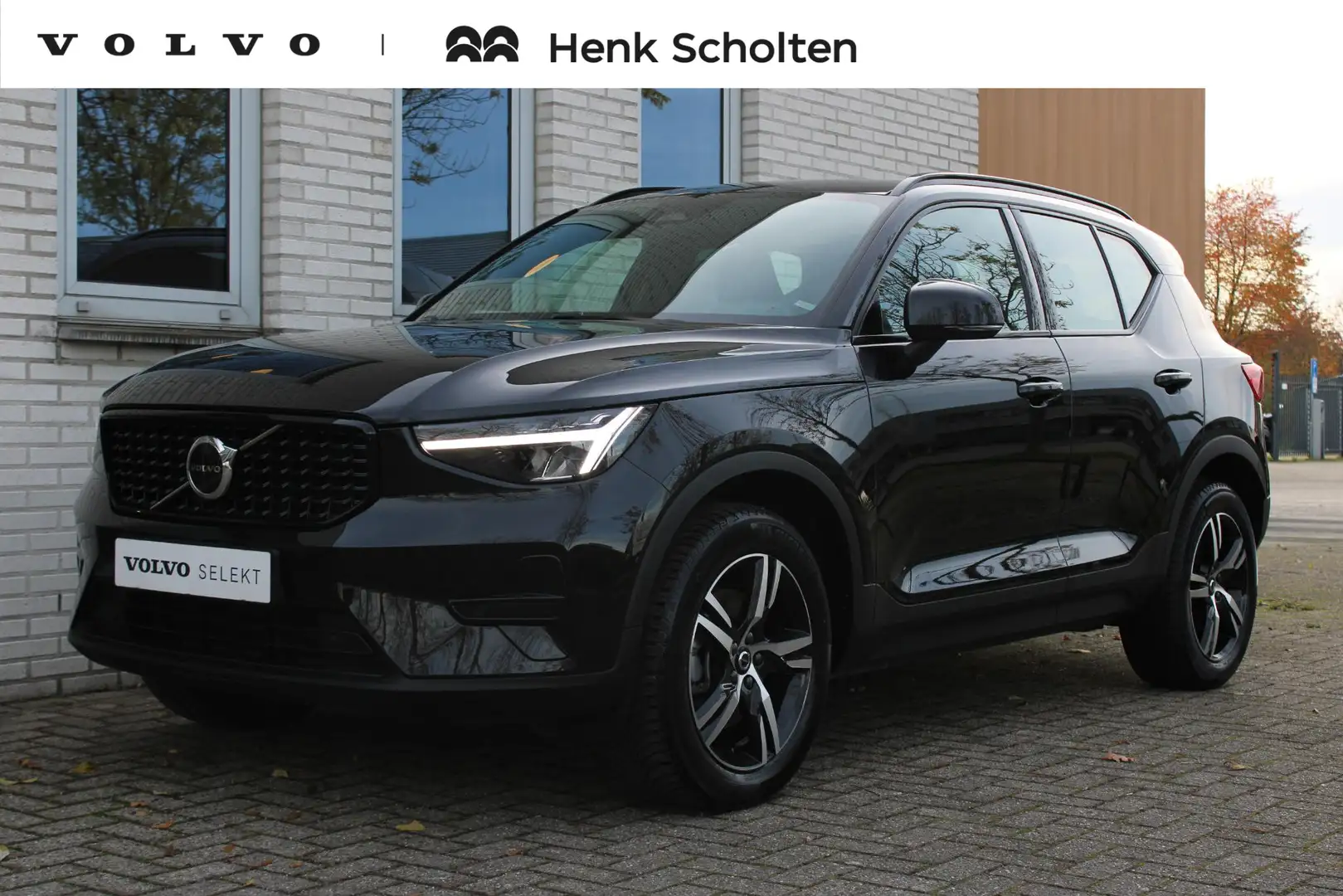 Volvo XC40 B4 Automaat Plus Dark | All-season banden | Verwar Schwarz - 1