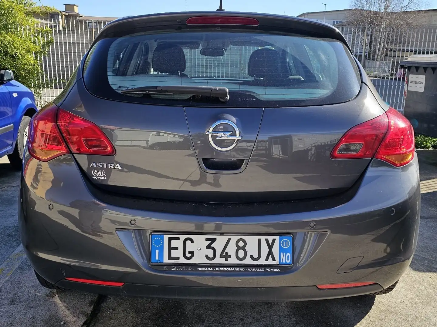 Opel Astra 5p 1.6 Elective 115cv auto Šedá - 1