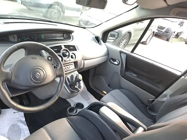 Renault Scenic view 6
