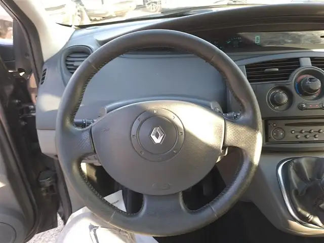 Renault Scenic view 8