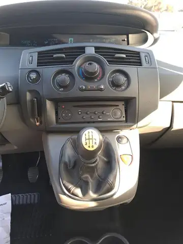 Renault Scenic view 11