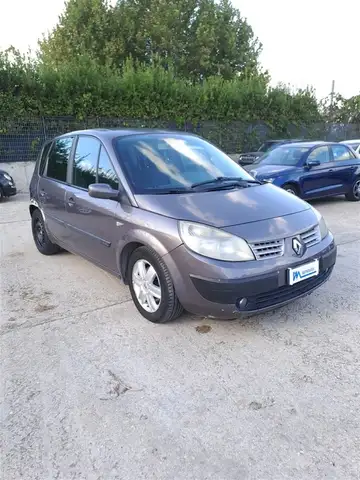 Renault Scenic view 2