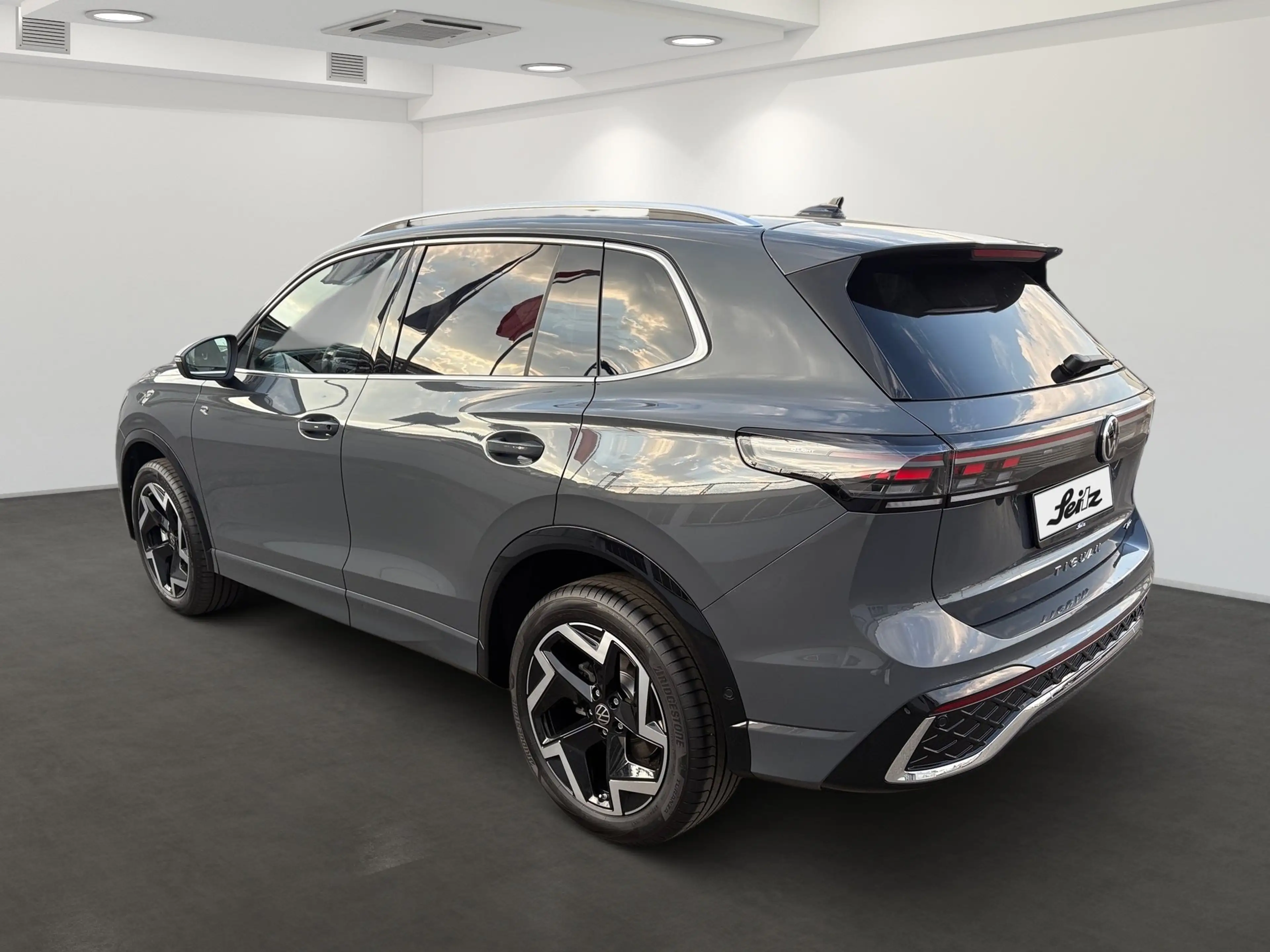 Volkswagen Tiguan 2.0 TDI 4M R-Line *AHK*NAVI*KAMERA* — photo 5