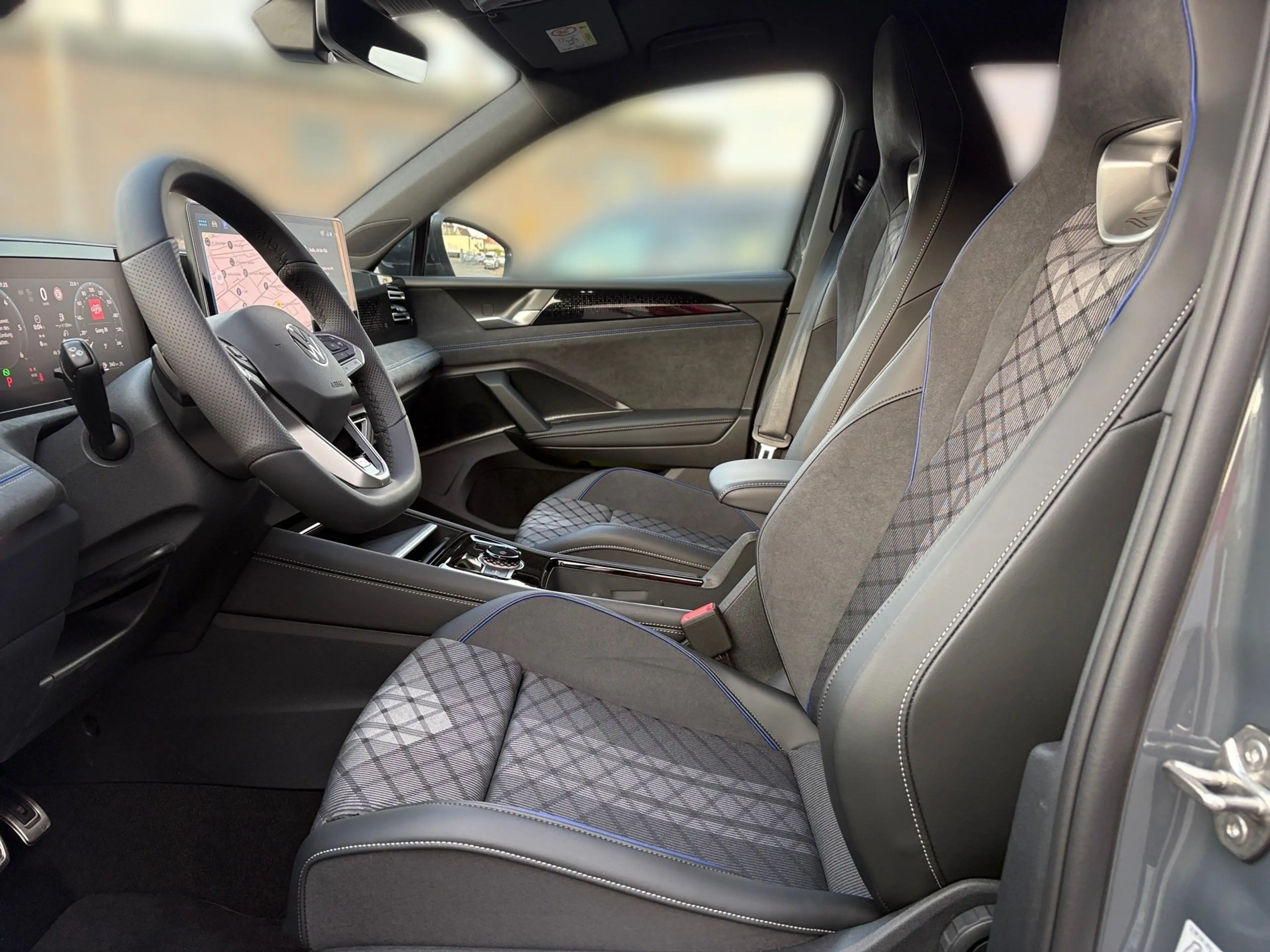 Volkswagen Tiguan 2.0 TDI 4M R-Line *AHK*NAVI*KAMERA* — photo 11