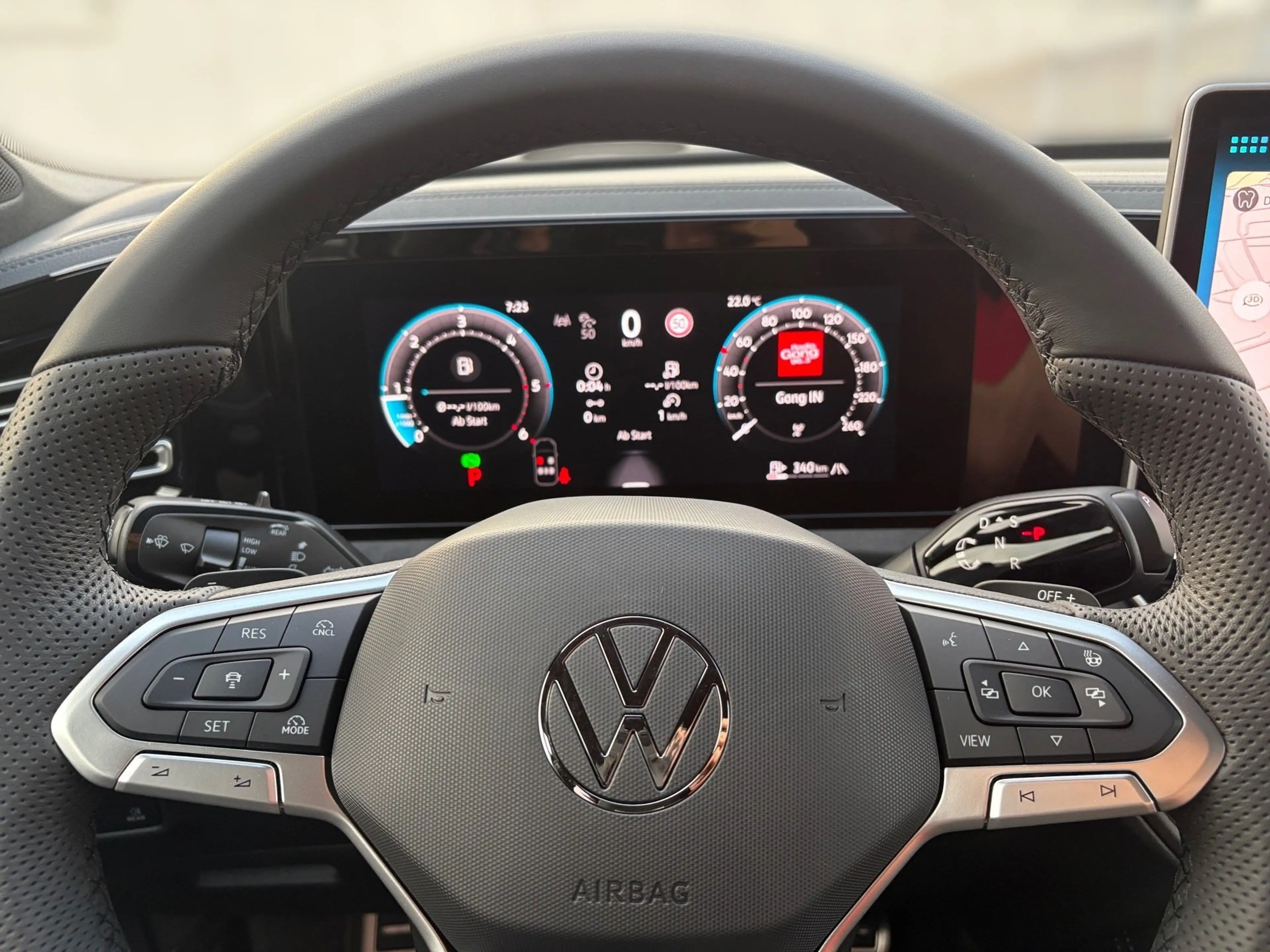Volkswagen Tiguan 2.0 TDI 4M R-Line *AHK*NAVI*KAMERA* — photo 12