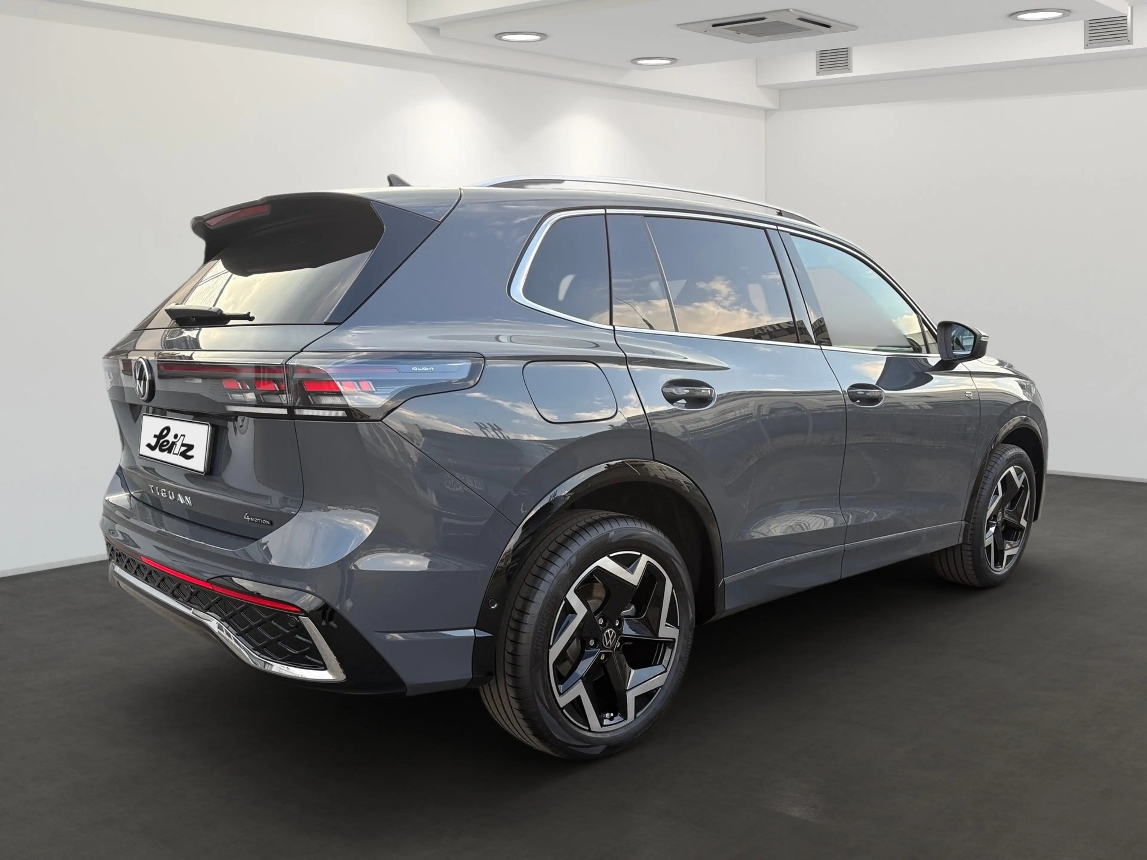 Volkswagen Tiguan 2.0 TDI 4M R-Line *AHK*NAVI*KAMERA* — photo 6