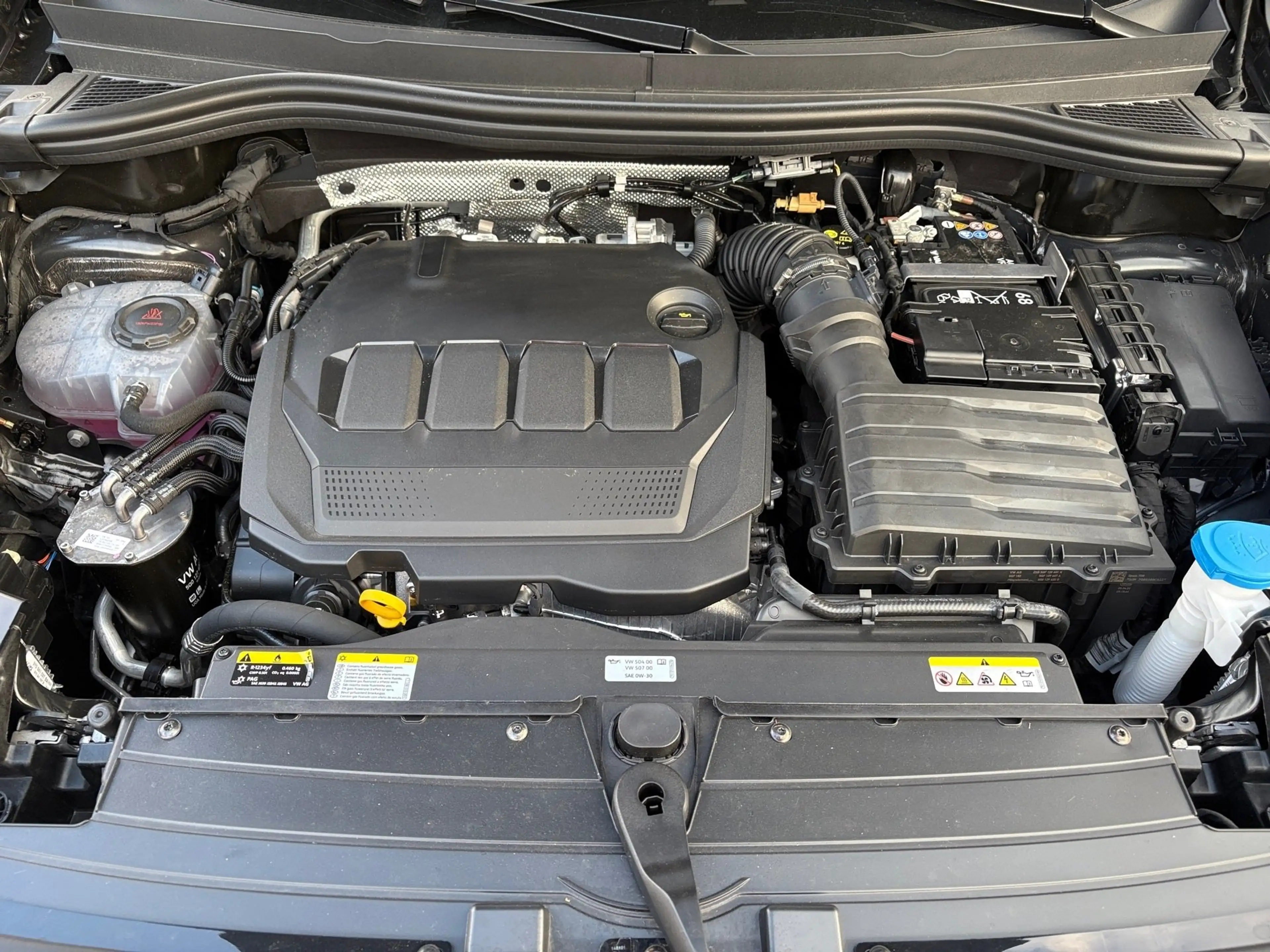 Volkswagen Tiguan 2.0 TDI 4M R-Line *AHK*NAVI*KAMERA* — photo 9