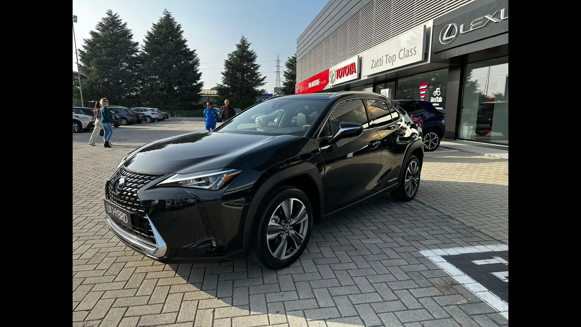 Lexus PREMIUM MY22 Negro - 1