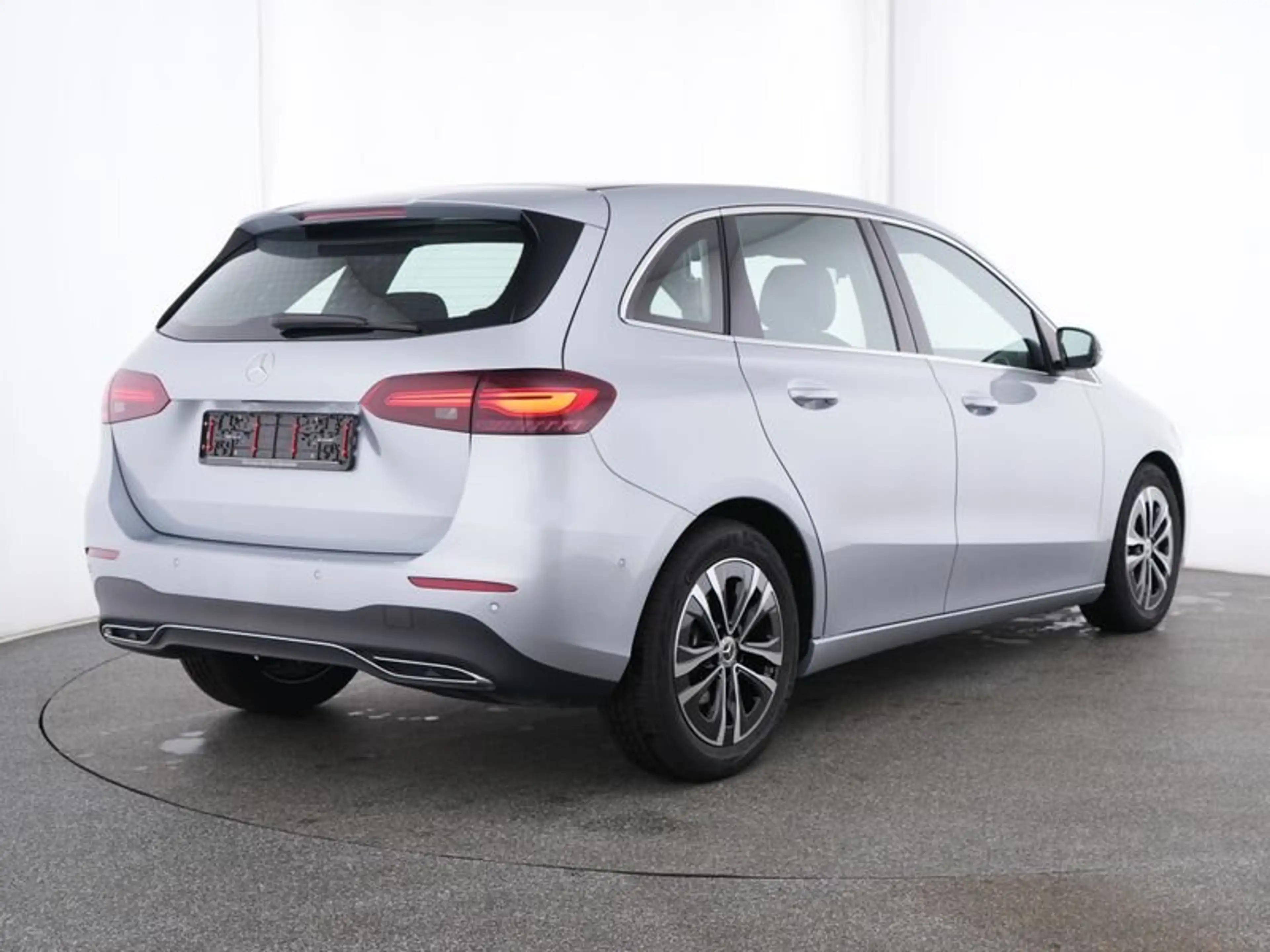 Mercedes-Benz B 180 B 180 Progressive Verkehrszeichen-Assist CarPlay — photo 2