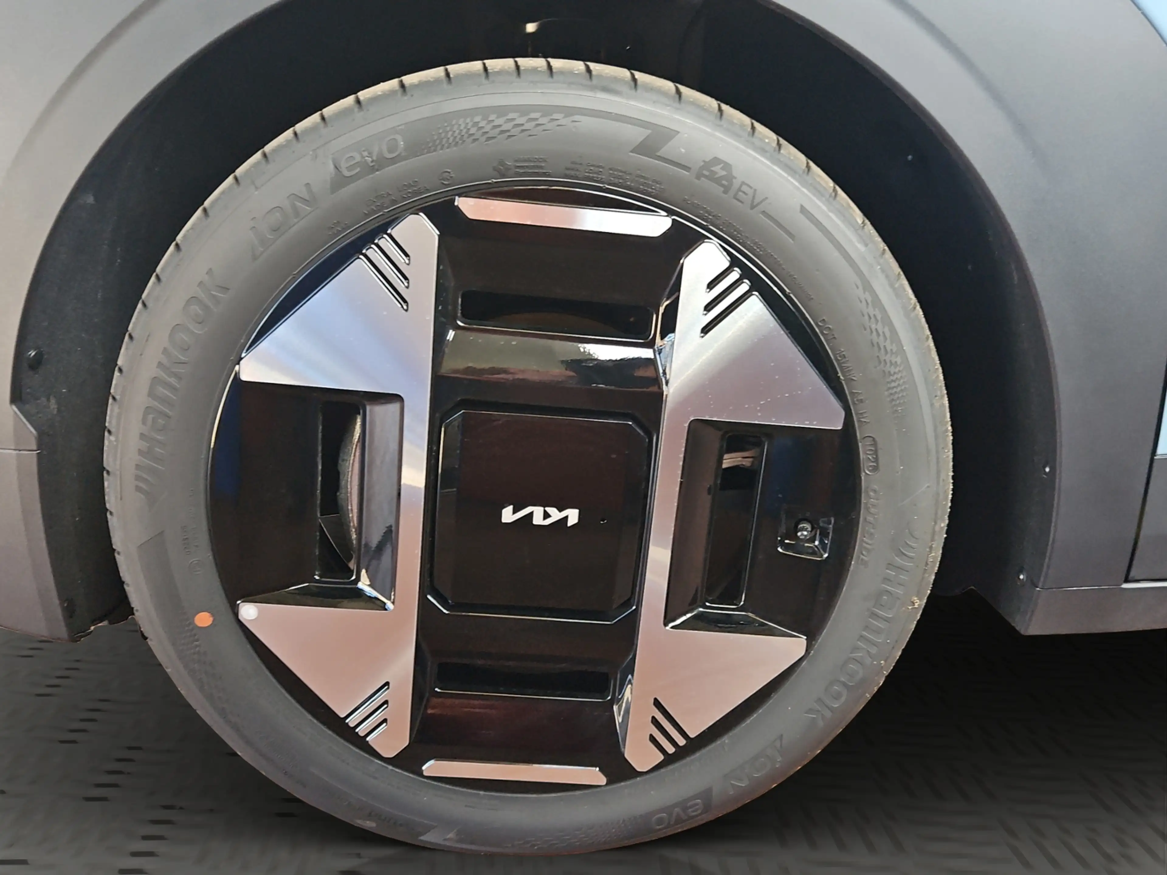 Kia EV3 81kw Earth WiCon Busi Upgrade DWP 19" Sound — photo 7