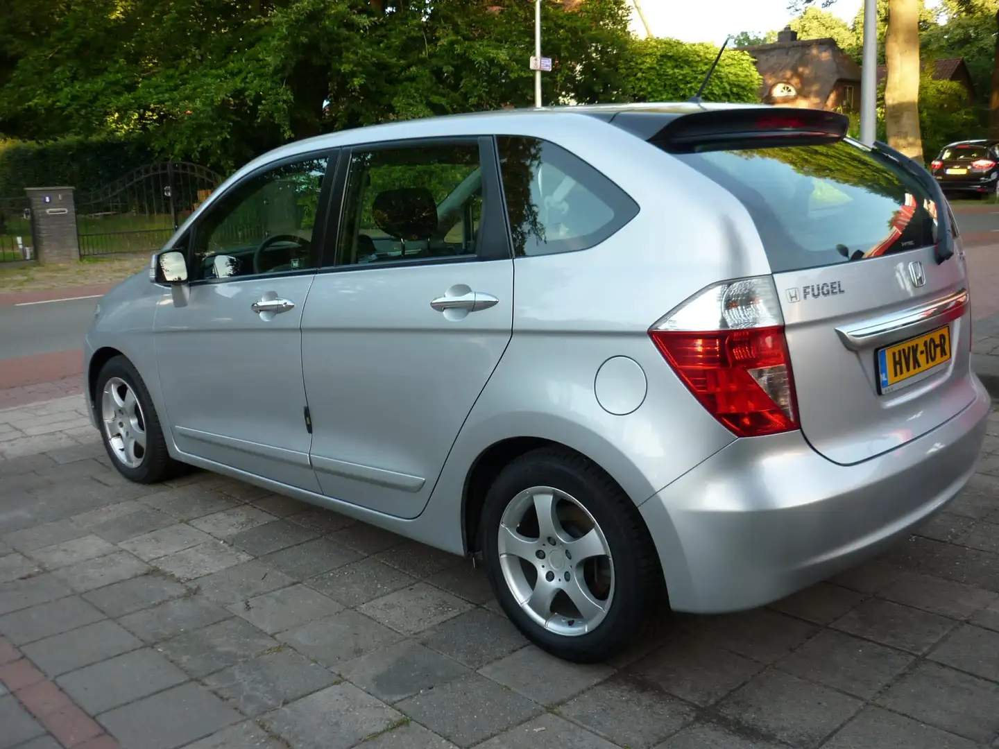 Honda FR-V 2.0i v-tec Comfort 128000km Gris - 2