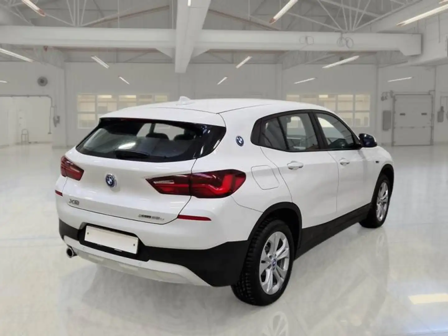 BMW X2 X2 F39 xdrive25e Business X auto Weiß - 2