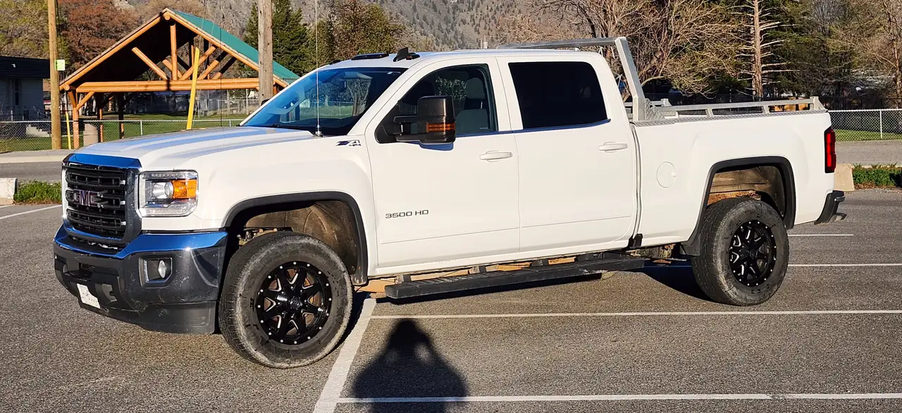GMC Sierra 3500HD снимка GMC Sierra 3500HD