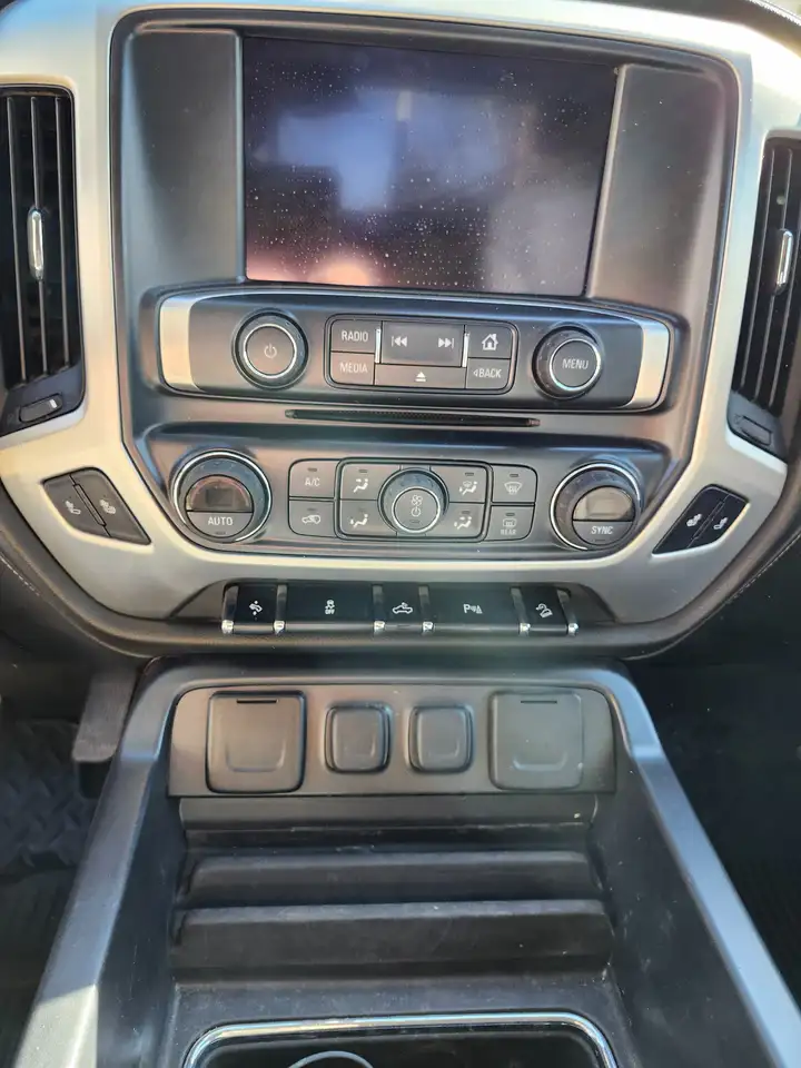GMC Sierra 3500HD снимка GMC Sierra 3500HD