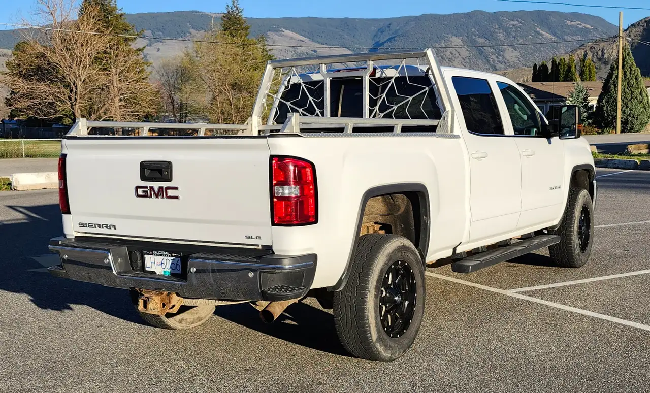 GMC Sierra 3500HD снимка GMC Sierra 3500HD