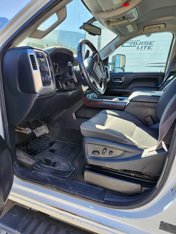 GMC Sierra 3500HD снимка GMC Sierra 3500HD
