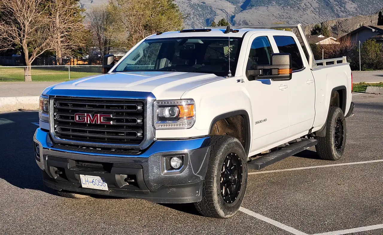GMC Sierra 3500HD снимка GMC Sierra 3500HD