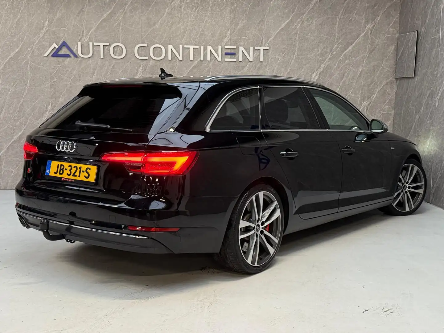 Audi A4 Avant 3.0 TDI quattro 3x S-Line / NAP / Virtual / Zwart - 2