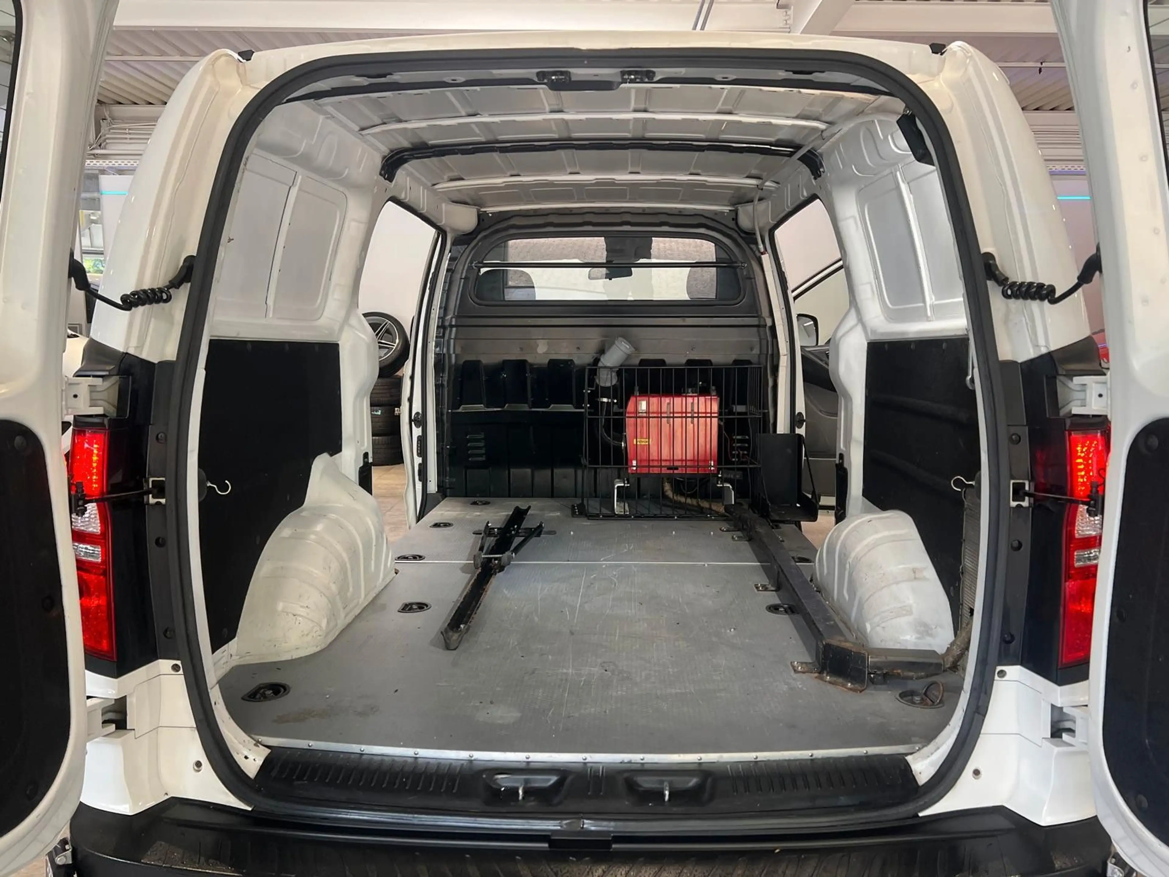 Hyundai H-1 2,5 CRDI Kastenwagen*Garantie* — photo 7