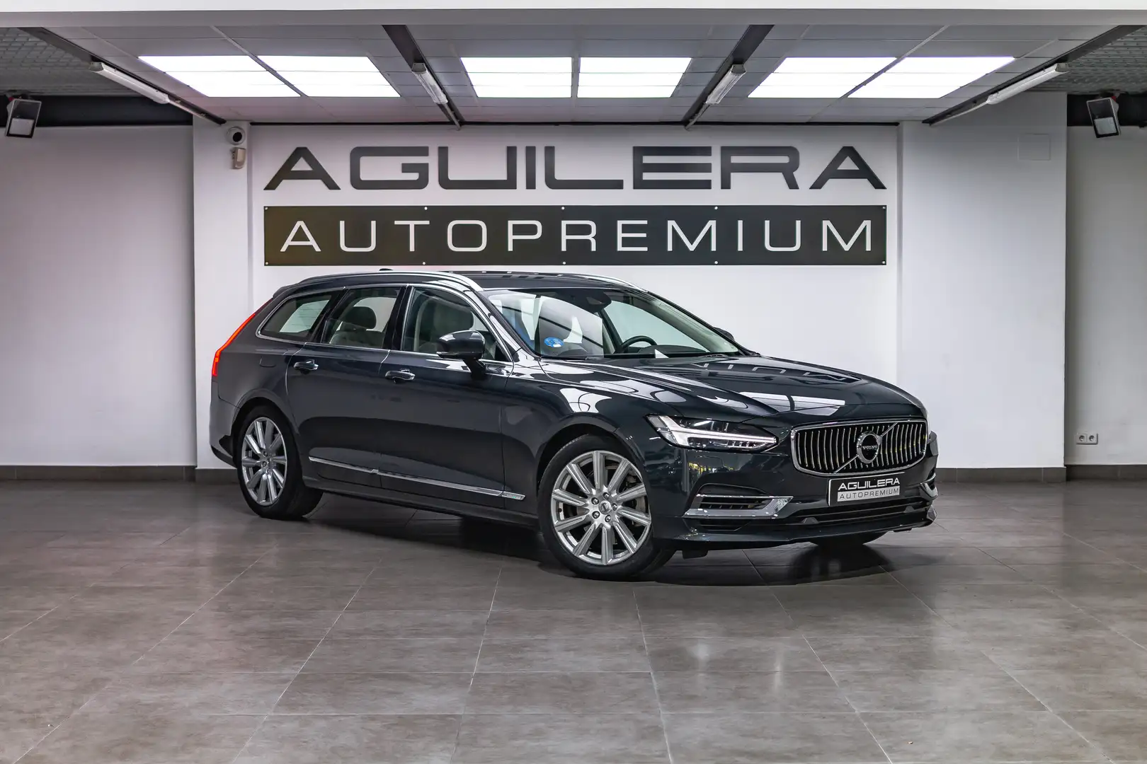 Volvo V90 T8 Twin Recharge Inscription Expression AWD Gris - 1