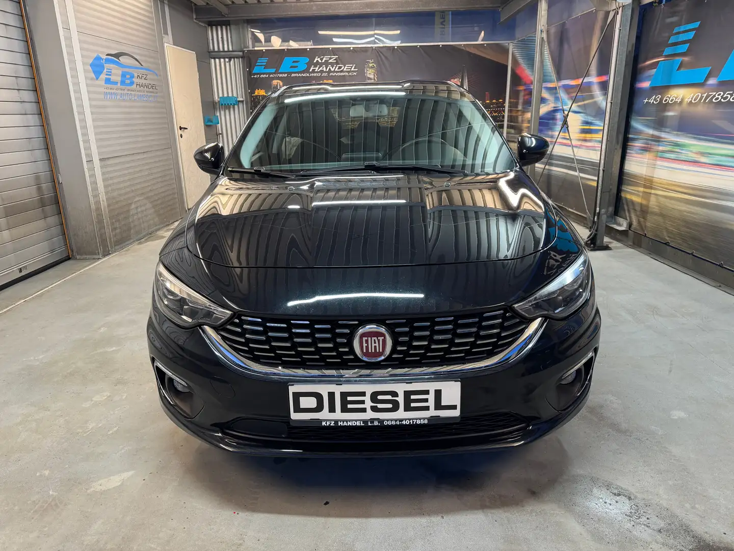 Fiat Tipo Lounge Schwarz - 2