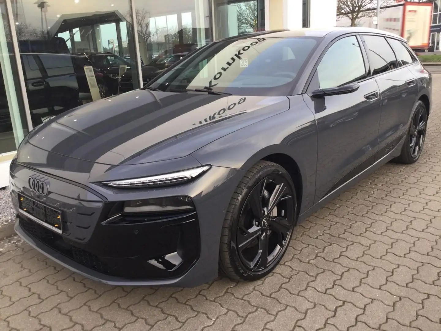 Audi A6 e-tron A6 Avant performance e-tron 94,9 kWh S-line Navi Grau - 2