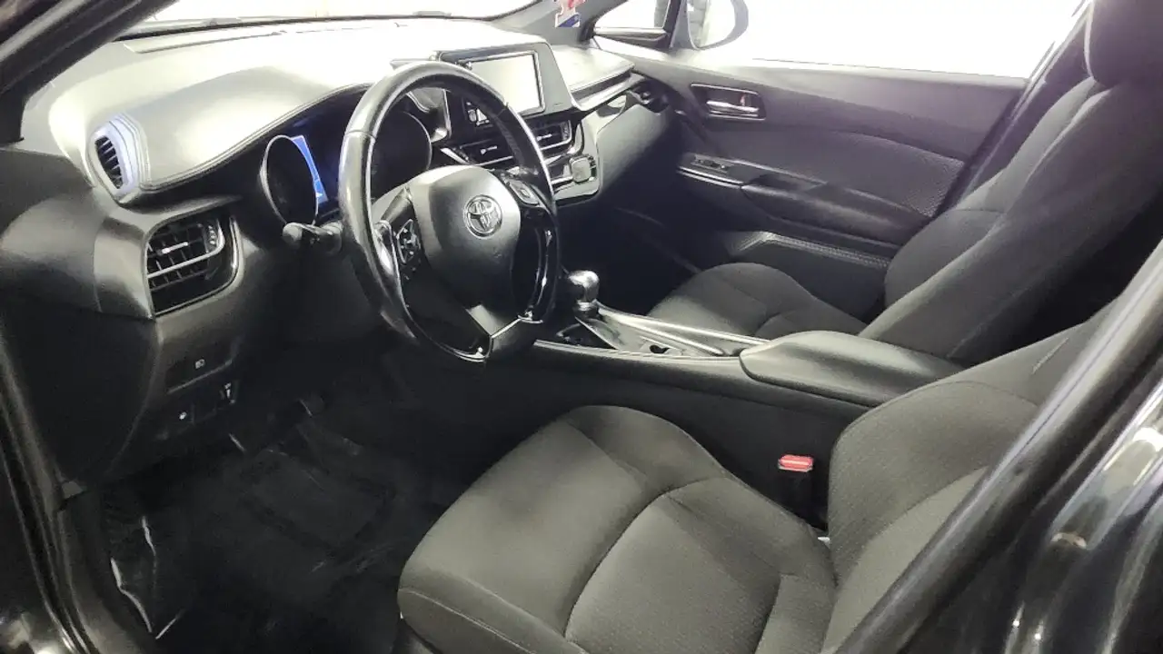 Toyota C-HR снимка Toyota C-HR