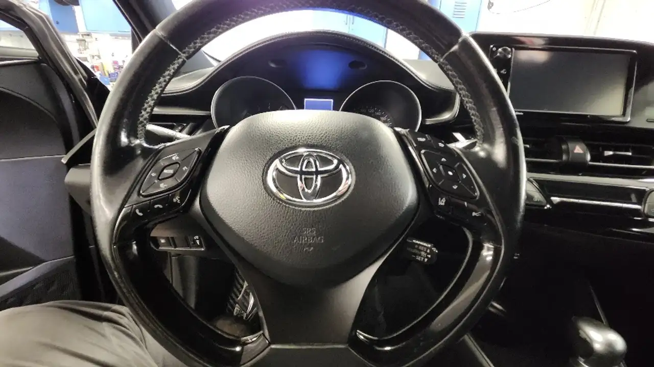 Toyota C-HR снимка Toyota C-HR