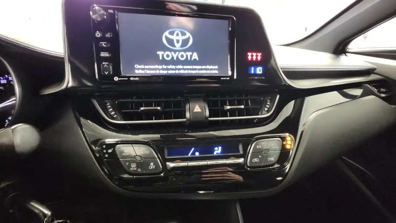 Toyota C-HR снимка Toyota C-HR