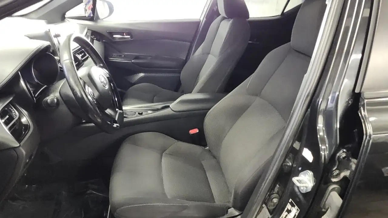 Toyota C-HR снимка Toyota C-HR