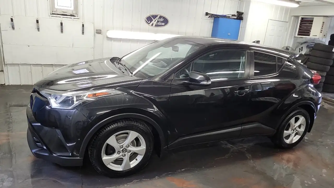 Toyota C-HR снимка Toyota C-HR