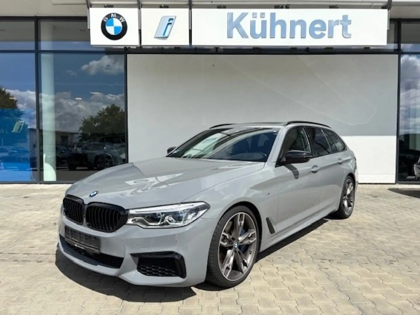 BMW M550 d xDrive Touring Individual M-Fw.Prof. NP124 Gris - 1