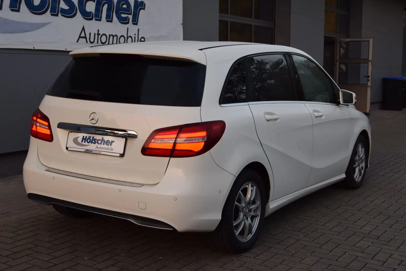 Mercedes-Benz B 180 Style!AUTOM!Navi, Sitzh,Xenon,Parks,V&H,,, Wit - 2