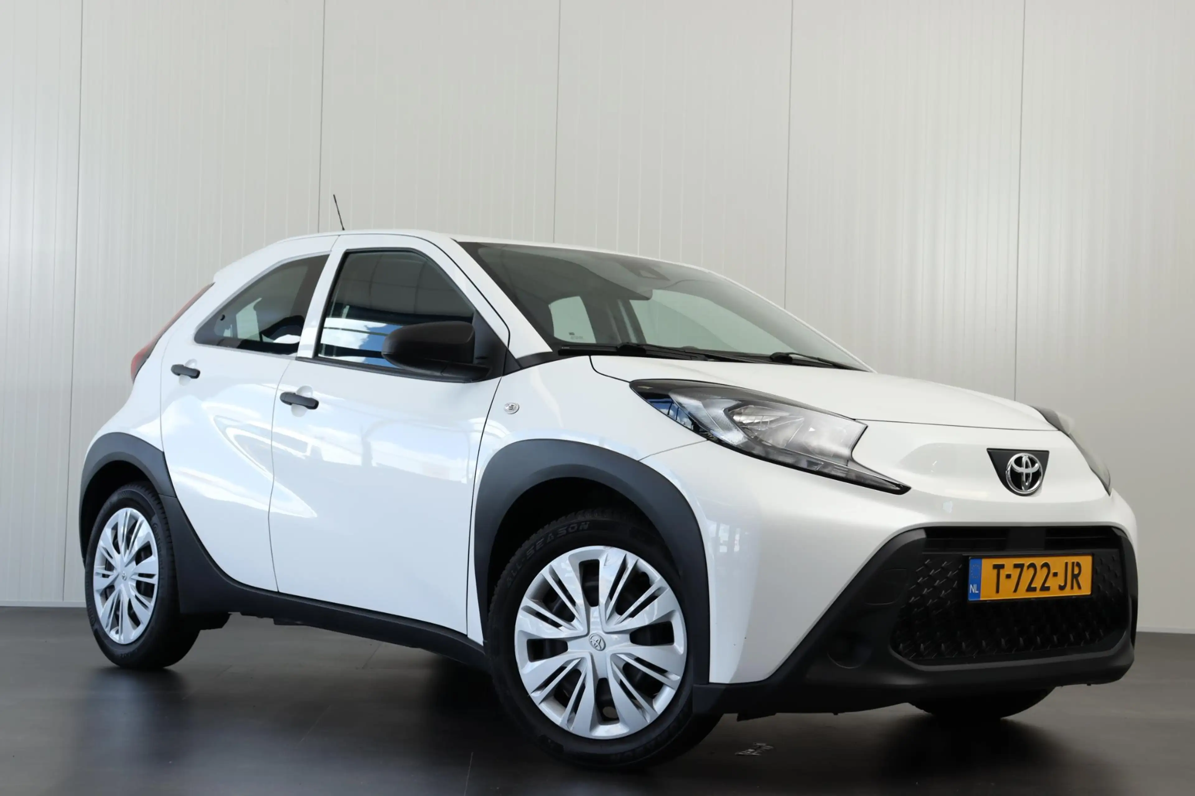 Toyota Aygo X 1.0 VVT-i Android Auto, Adaptive Cruise Control — photo 4