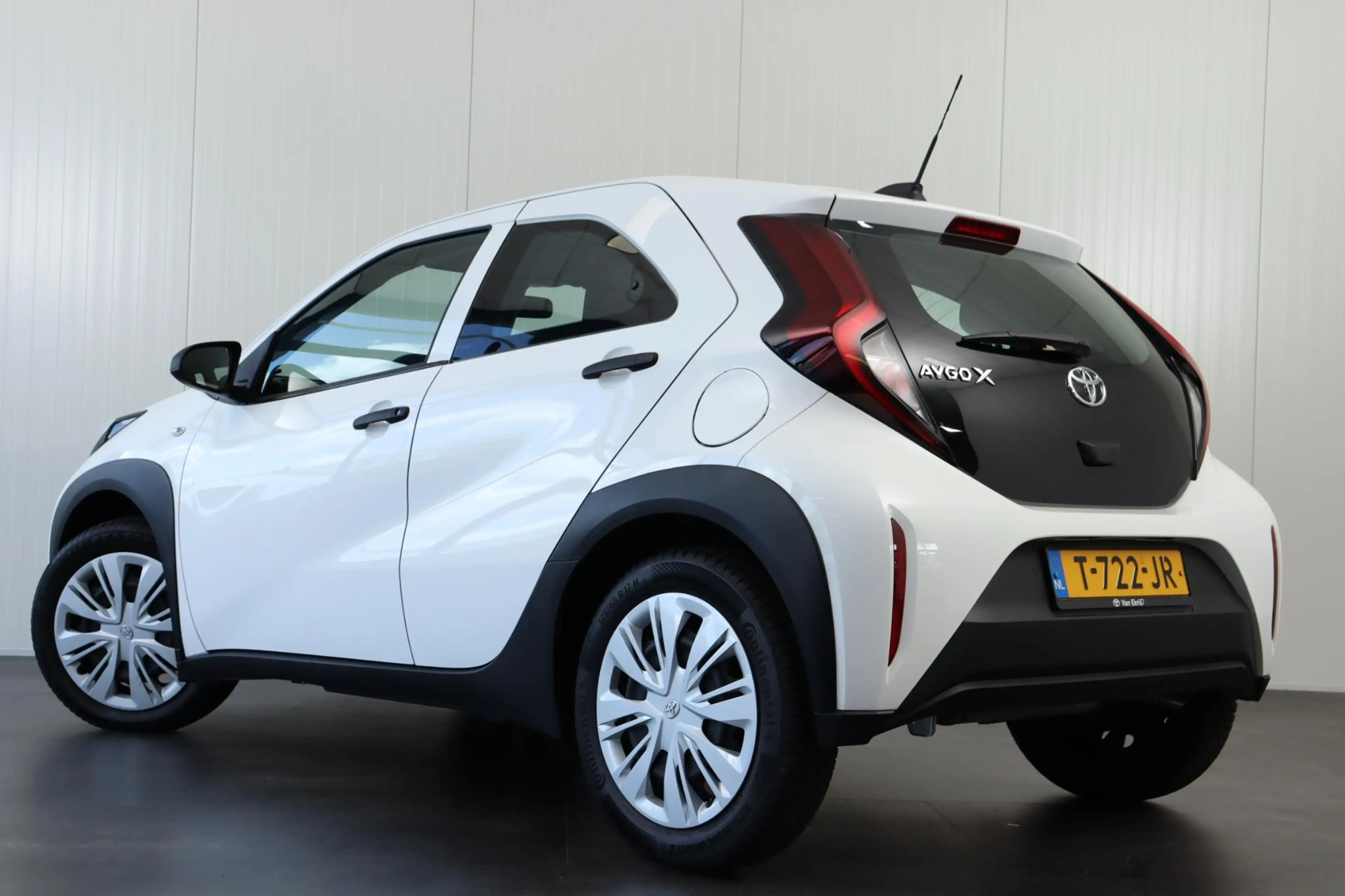 Toyota Aygo X 1.0 VVT-i Android Auto, Adaptive Cruise Control — photo 3