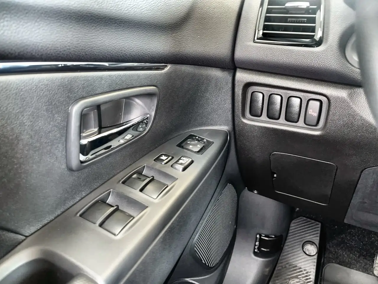 Mitsubishi RVR снимка Mitsubishi RVR