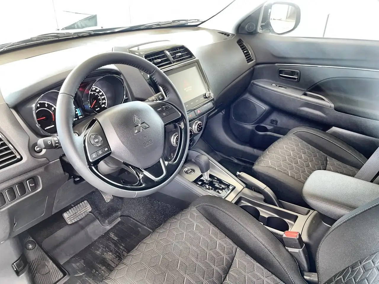 Mitsubishi RVR снимка Mitsubishi RVR