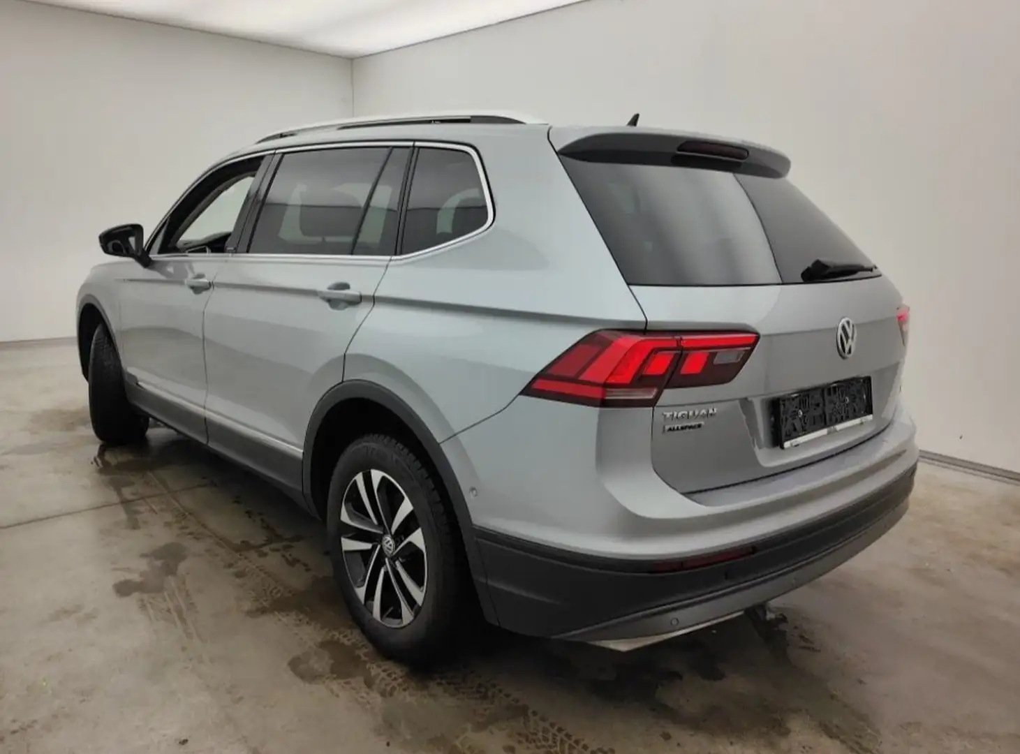 Volkswagen Tiguan Allspace 2.0 TDI IQ.Drive Argento - 2