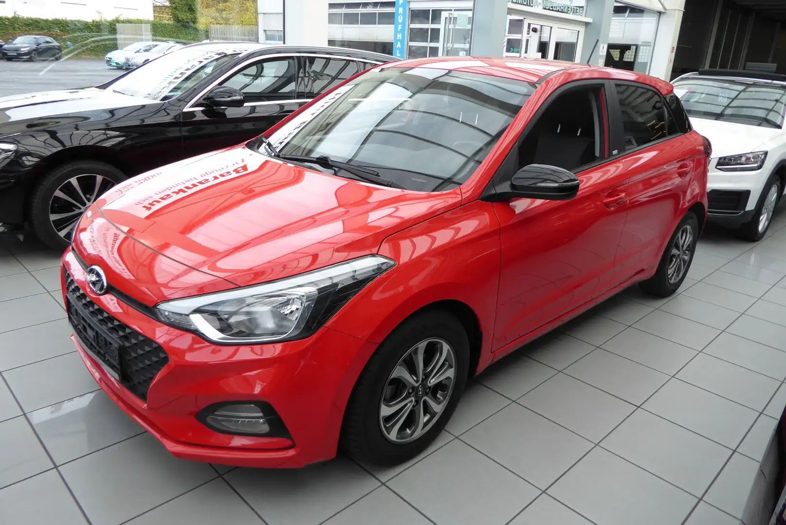 Hyundai i20 YES! erst 37.900 KM!! R-Kamera SHZ Klima Rouge - 1