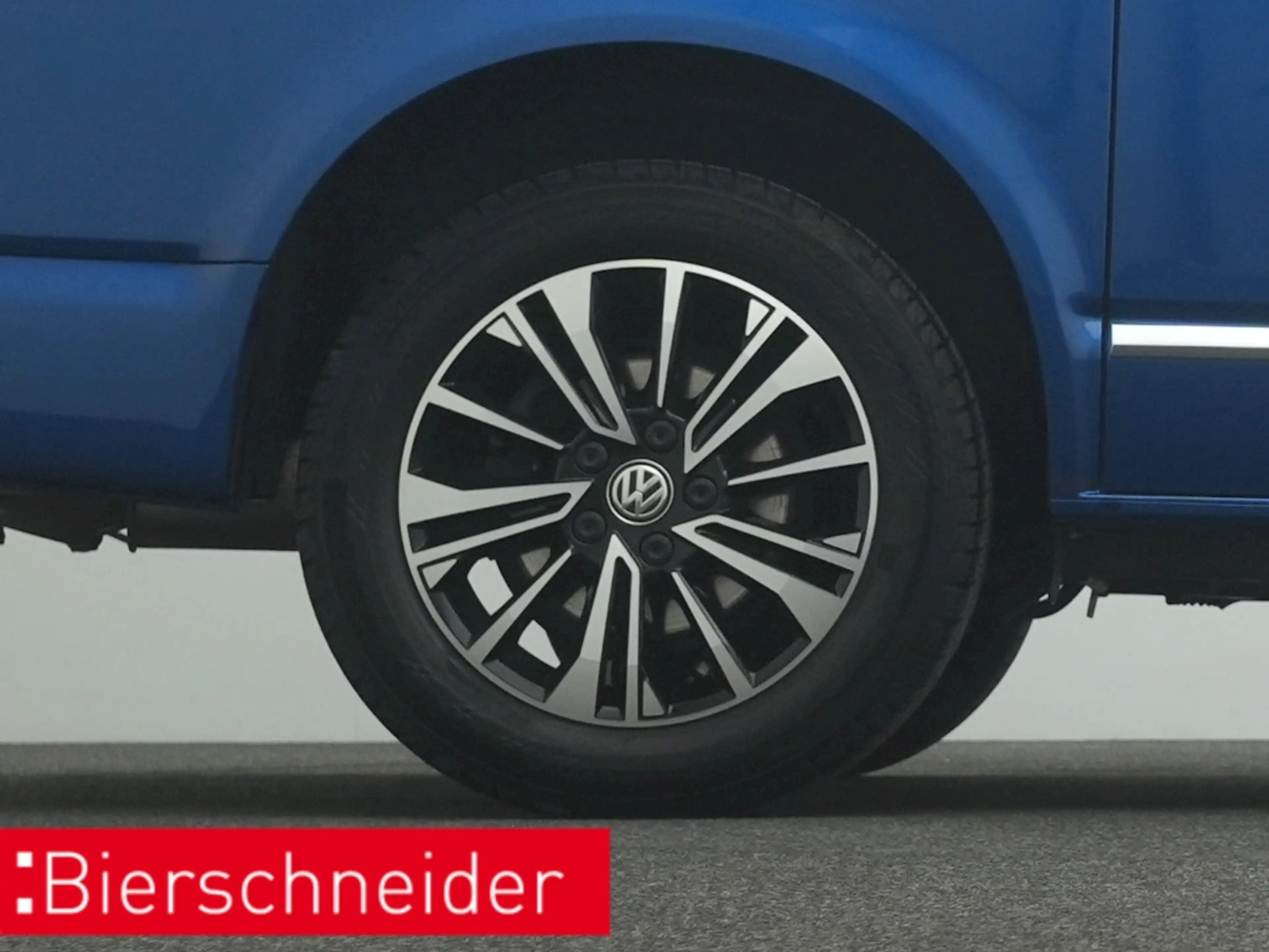 Volkswagen T6.1 Multivan 2.0 TDI DSG 4Mo. Comfortline — photo 28